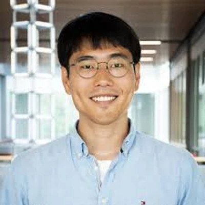 Byunghwee Lee